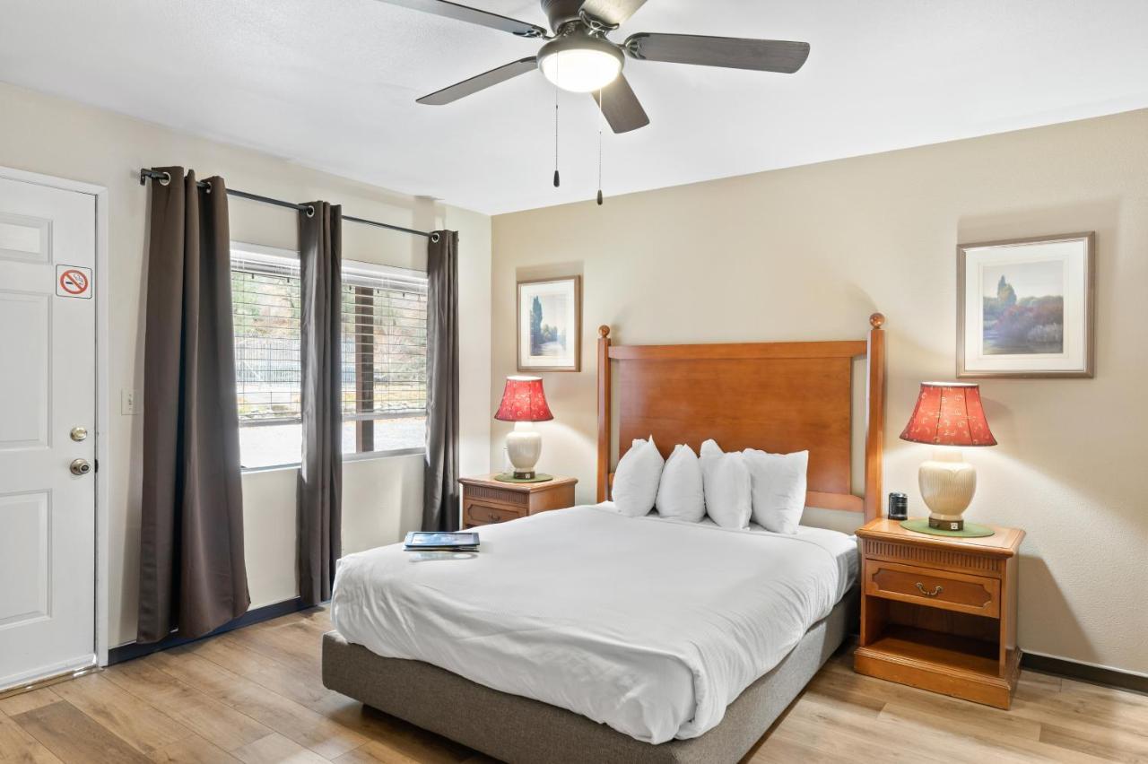 Indian Creek Lodge Douglas City 외부 사진