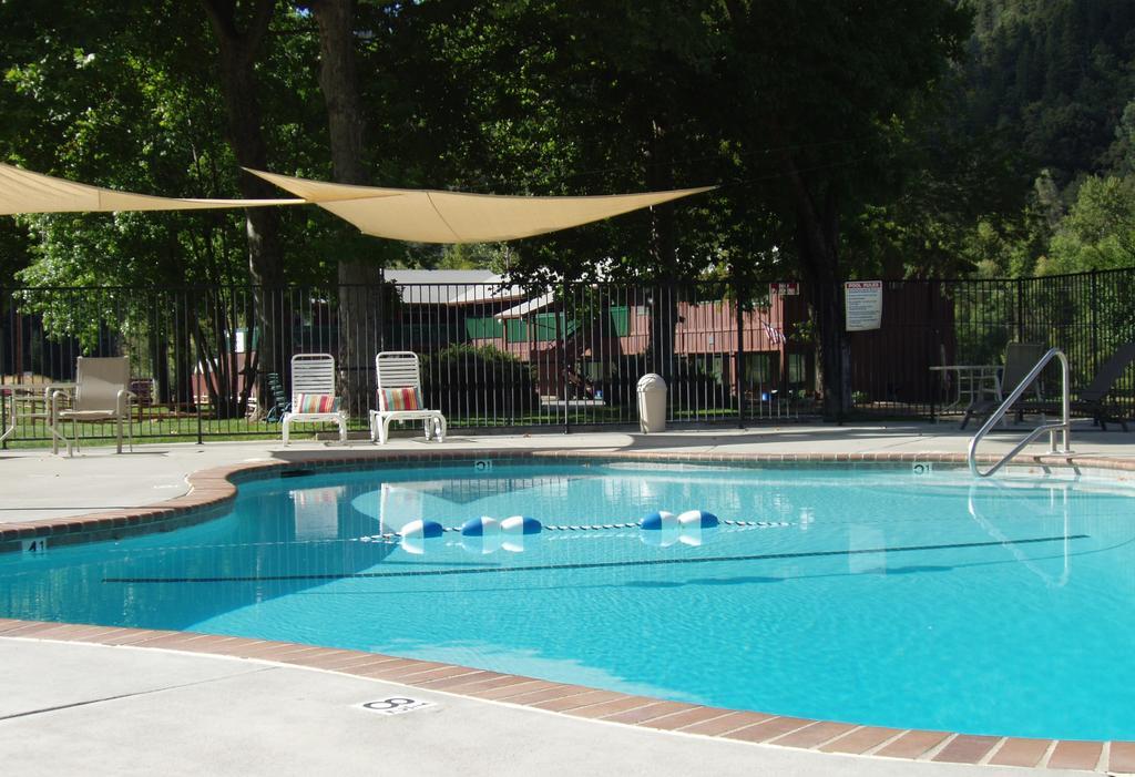Indian Creek Lodge Douglas City 외부 사진